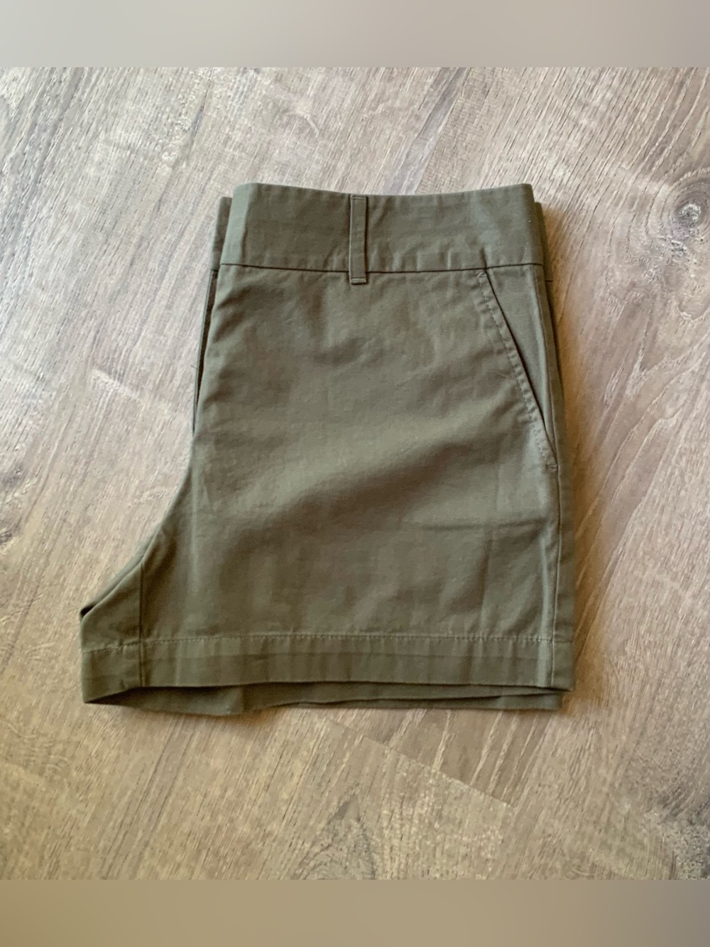 Ann Taylor LOFT Chino Shorts Size: 6 - Picture 8 of 8